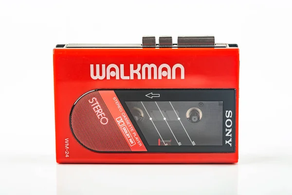Wetzlar 2022 Schöner Roter Jahrgang Sony Walkman Vor Hellem Hintergrund — Stockfoto