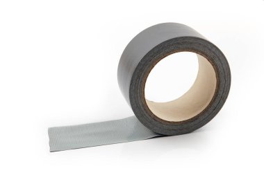 Beyaz arkaplan üzerine izole edilmiş yapıştırıcı bant rulosu