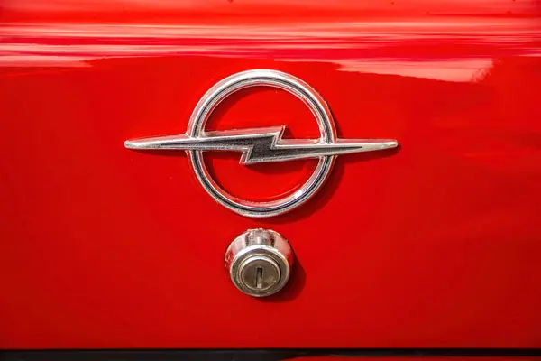 Wettenberg Hesse Germany 2023 Red Opel Kadett Автосалоні Golden Oldies — стокове фото