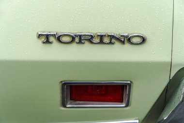 WETTENBERG, HESSE, ALMANY - 07 - 28 - 2023: ForD Torino 'dan Bir Araba Fuarı Altın Eskiler.