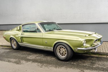 WETTENBERG, HESSE, GERMANY - 07 - 28 - 2023: Krofdorf-Gleiberg, Giessen, Hesse yakınlarındaki geleneksel bir otomobil fuarında COBRA Sportscar.