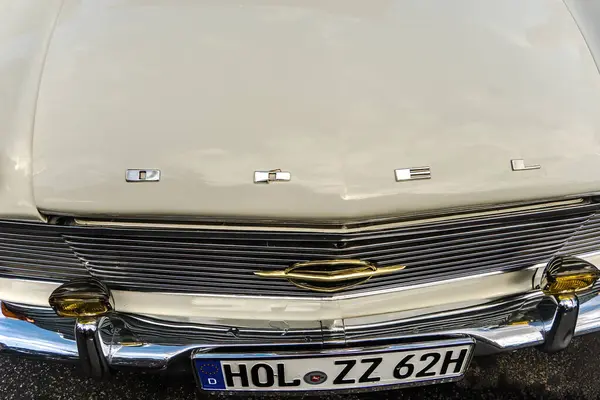 Wettenberg Hesse Germany 2023 Opel Старовинному Автомобілі Традиційному Автосалоні Golden — стокове фото