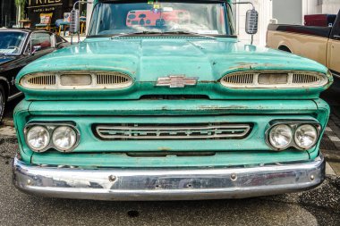 WeTTENBERG, HESSE, GERMANY - 07 - 28 - 2023: Rusty APACHE 10 Truck Krofdorf-Gleiberg 'de, Giessen yakınlarında, Hesse.