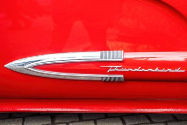 WETTENBERG, HESSE, ALMANY - 07 - 28 - 2023: ThUNDERBIRD Vintage Car on a ttraditional Car Show Golden Oldies near Giessen, Hesse.