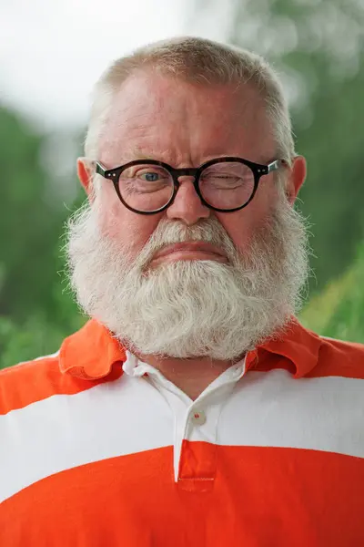 Homem Idoso Triste Frustrado Com Óculos Barba Cheia Olhando Para Imagens Royalty-Free