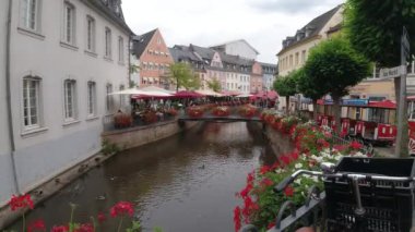 Saarburg yaya bölgesi şehir merkezinde.