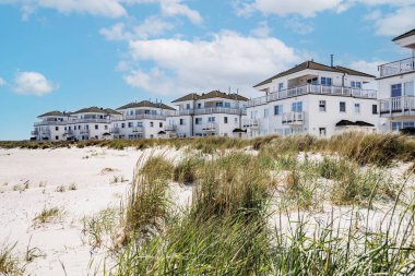 OLPENITZ, GERMANY - 15 Mayıs 2024: Baltık Denizi Olpenitz Tatil Köyü Güzel Evleri