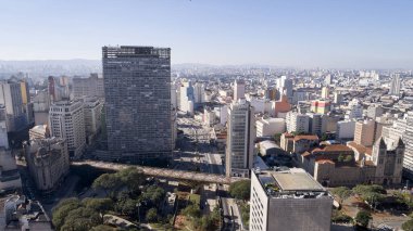 Brezilya 'nın Sao Paulo şehrinde Vale do Anhangabau yakınlarındaki binaların hava manzarası.