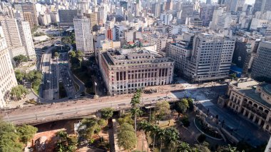 Brezilya 'nın Sao Paulo şehrinde Vale do Anhangabau yakınlarındaki binaların hava manzarası.