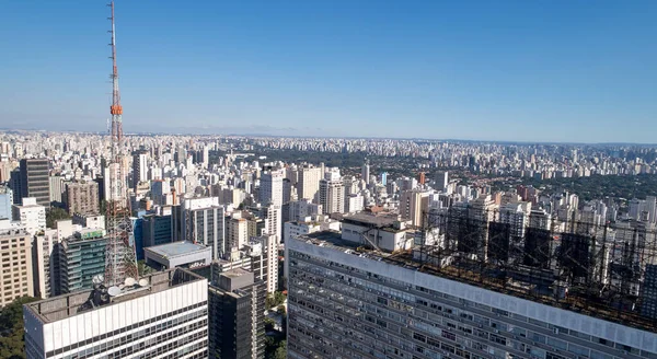 コンフント ナショナル ビルの近くにあるアヴェンダ パウリスタからは ジャルダン ジャルダン イターム イビラプエラ地区を空中から眺めることができます ブラジルのサンパウロ市 — ストック写真