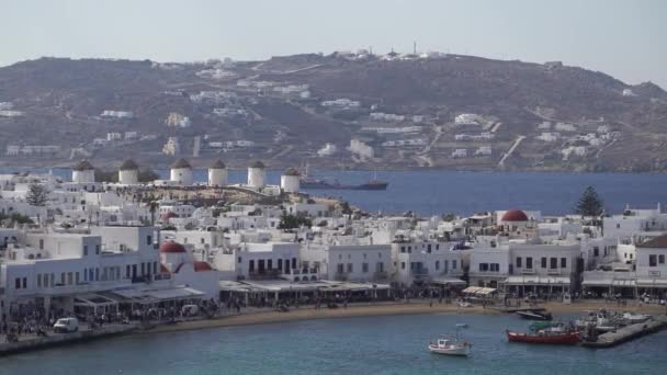 Vzdálený Pohled Tradiční Větrné Mlýny Ostrově Mykonos Kyklady Řecko Vysoce — Stock video