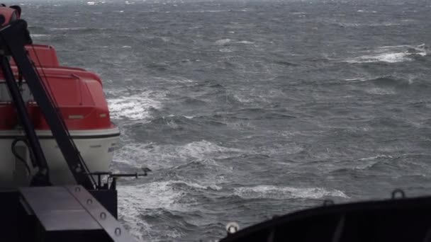 Vista Desde Crucero Tiempo Tormentoso Océano Con Grandes Olas Cámara — Vídeo de stock