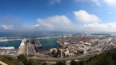 Barcelona Kargo Liman Terminalleri Nakliye ve İskeledeki Tesisler 'den Timalapse.