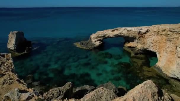 Widok Powietrza Most Miłości Wodach Morza Śródziemnego Ayia Napa Cypr — Wideo stockowe