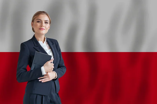 Πολωνική Επιχειρηματίας Στη Σημαία Της Πολωνίας Ψηφιακή Νομάδα Επιχείρηση Startup — Φωτογραφία Αρχείου