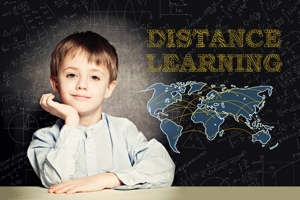 Roztomilý Malý Chlapeček Student Koncepce Dálkového Učení Learning Internetové Vzdělávání — Stock fotografie