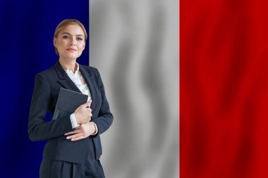 Fransız işkadını Fransa bayrağında dijital göçebe, iş dünyası, başlangıç konsepti