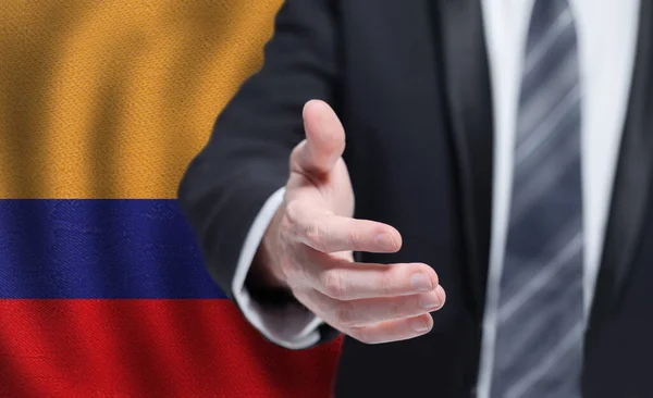 Κολομβιανές Επιχειρήσεις Πολιτική Συνεργασία Και Ταξιδιωτική Αντίληψη Χέρι Στη Σημαία — Φωτογραφία Αρχείου