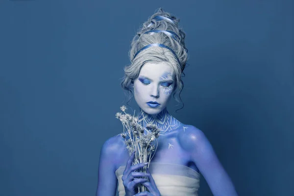 Νεαρή Χιονάτη Βασίλισσα Πορτρέτο Όμορφο Γυναικείο Μοντέλο Δημιουργικό Μακιγιάζ Καρναβάλι Εικόνα Αρχείου