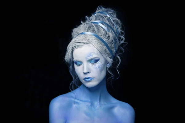 Fashion Beauty Portret Młodej Ładnej Modelki Niebieską Skórą Makijaż Sceniczny Obraz Stockowy