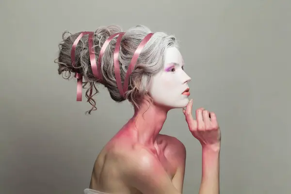 Mujer Modelo Moda Bonita Fantasía Bruja Con Maquillaje Escenario Retrato Fotos de stock libres de derechos