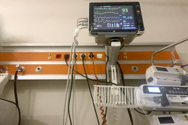 tıp elektroniği. EKG eğrileri ile izlemek