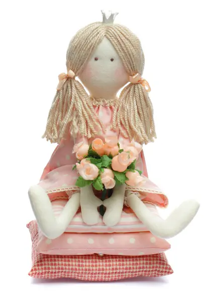Rosa Mädchen Puppe Prinzessin Auf Kissen Aus Naturbaumwolle Leinenstoff Spielzeug — Stockfoto