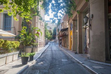 Atina, Yunanistan 'da boş bir yaz sokağı. Seyahat kavramı