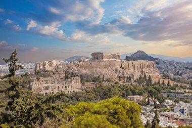 Atina, Yunanistan 'daki Old Acropolis ve Parthenon. Tarih, arkeoloji ve seyahat uzmanları