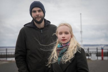 Mükemmel aşıklar erkek ve kadın açık hava portresi