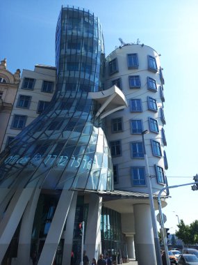 Prag, Çek Cumhuriyeti - 25 Mayıs 2023: Prag 'daki Ünlü Dans Evi (Tancici Dum). 