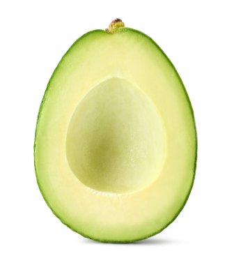 Taze yeşil avokadonun yarısı beyaz arka planda izole edilmiş.