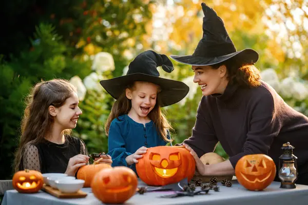 Happy Family Preparing Halloween Mother Children Carving Pumpkins Backyard House — Stock Photo, Image