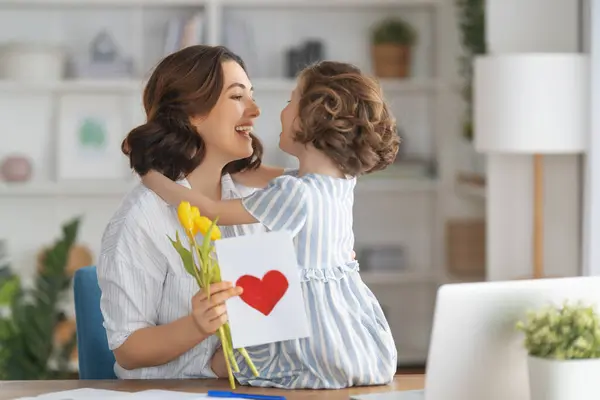 Happy Mother Day Child Daughter Congratulating Mom Giving Her Flowers — Stock Photo, Image