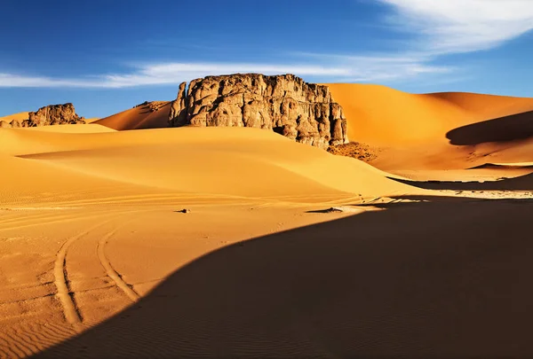 Kum Tepeleri Kayalar Sahra Çölü Cezayir — Stok fotoğraf