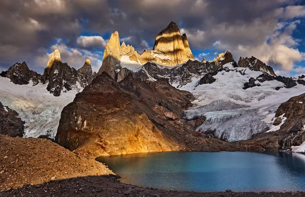 Laguna Los Tres Monte Fitz Roy Dramatical Sunrise Patagonia Argentina Immagini Stock Royalty Free