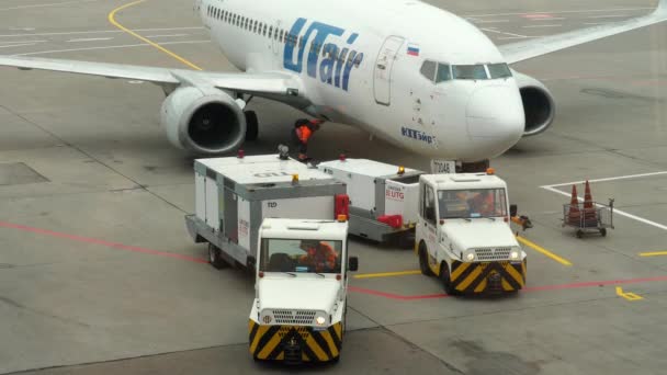 Moscow Russian Federation October 2022 Commercial Plane Boeing 737 Utair — Video