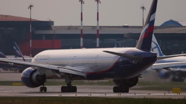 Москва Российская Федерация Июля 2021 Года Широкофюзеляжные Самолеты Boeing 777 — стоковое видео
