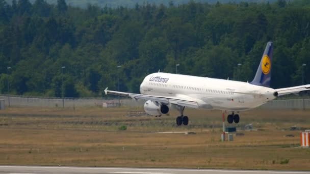 Frankfurt Principal Germania Iulie 2017 Transportator Pasageri Aterizare Frânare Lufthansa — Videoclip de stoc