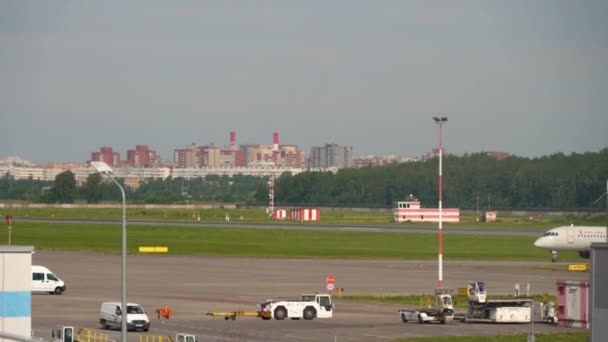 Saint Petersburg Russia July 2022 Passenger Plane Rossiya Taxiing Airfield — Stock Video