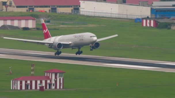 Sochi Russia August 2022 Boeing 777 Nordwind Airlines Landing Arriving — Stockvideo
