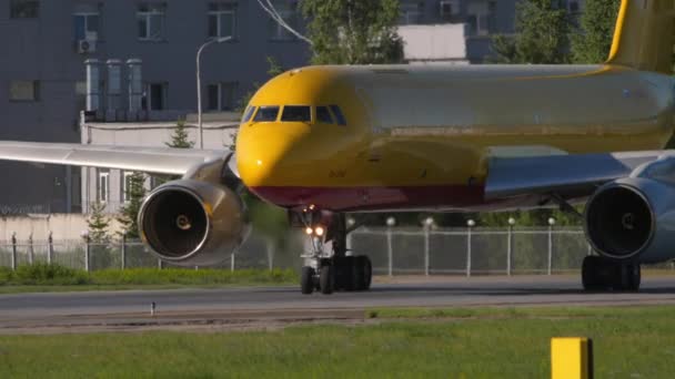 Novosibirsk Russian Federation Juny 2022 Middle Shot Cargo Plane Tupolev — Stock videók