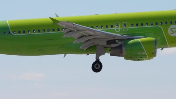 Novosibirsk Russian Fedation Juny 2022 Airbus A320 73407 Airlines Landing — 图库视频影像