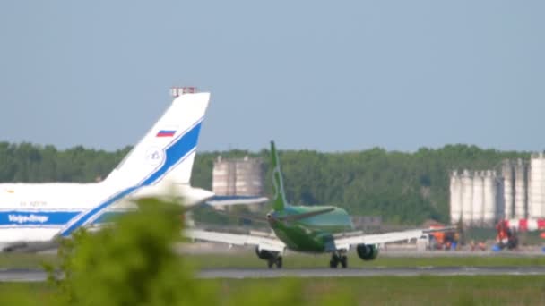 Novosibirsk Russian Federation June 2022 Airbus A320 Airlines Arriving Tolmachevo — Stock videók