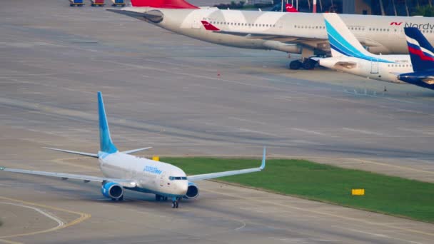 Sochi Russia Αυγουστου 2022 Βόλτες Αεροσκάφη Της Pobeda Airlines Στον — Αρχείο Βίντεο