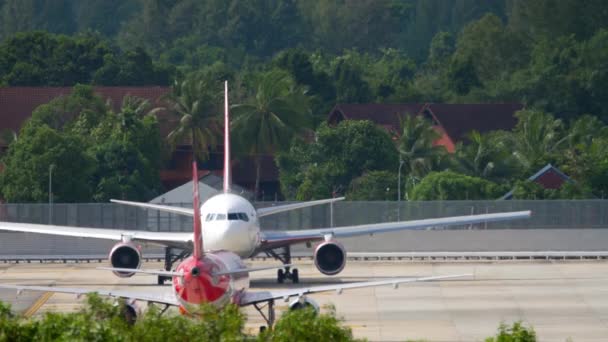 Phuket Thailand November 2018 Airbus A320 216 Abh Airasia Аеродромі — стокове відео