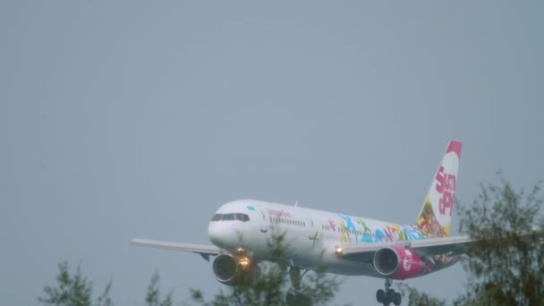 Phuket Thailand November 2019 Boeing 757 Sunday Airlines Approaching Landing — Stockvideo