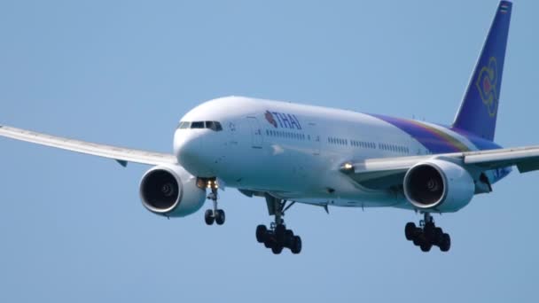 Phuket Thailand November 2019 Airplane Boeing 777 Thai Airways Landing — Vídeo de stock