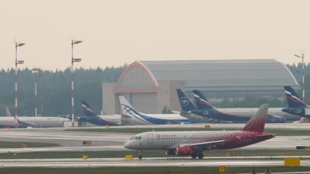 Moscow Russian Federation July 2021 Sukhoi Superjet 100 89114 Rossiya — Video Stock
