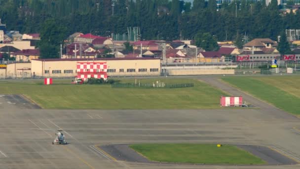 Sochi Russia Αυγουστου 2022 Ρωσικό Ελικοδρόμιο Στο Αεροδρόμιο Sochi Μακρινό — Αρχείο Βίντεο